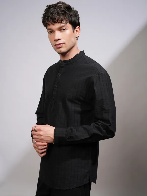 Highlander Men Black Striped Relaxed Fit Casual Shirt
