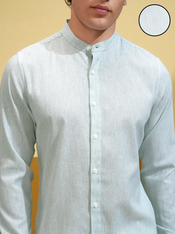 Highlander Men Green Solid Slim Fit Casual Shirt