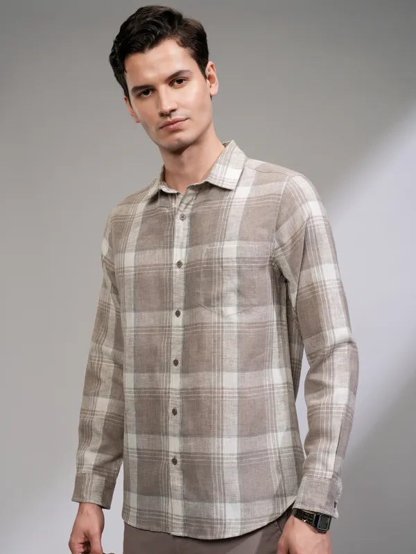 Highlander Men Tan Checked Slim Fit Casual Shirt