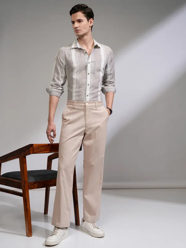 Highlander Men Tan Vertical Stripes Slim Fit Casual Shirt