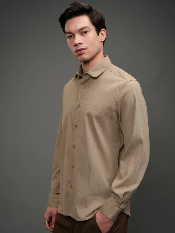 Highlander Men Beige Textured Slim Fit Casual Shirt