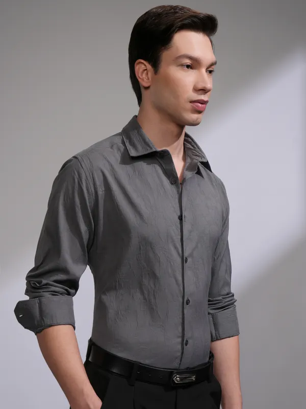Highlander Men Grey Self Design Slim Fit Casual Shirt