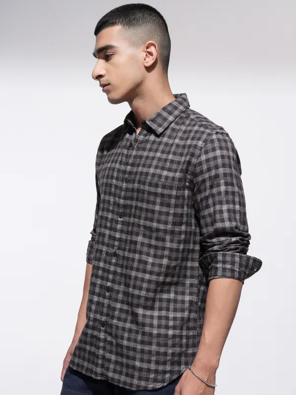 Highlander Men Coffee Brown Checked Slim Fit Casual Shirt