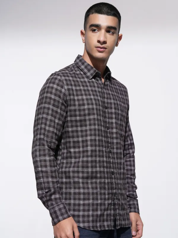 Highlander Men Coffee Brown Checked Slim Fit Casual Shirt