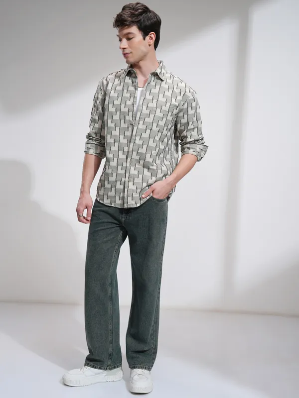 Highlander Men Sage Printed Relaxed Fit Casual Shirt