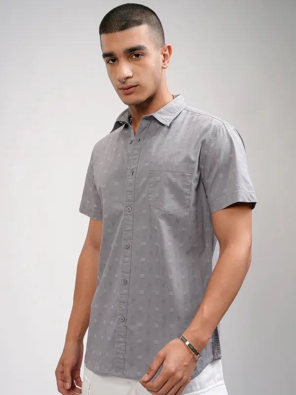 Highlander Men Grey Solid Slim Fit Casual Shirt