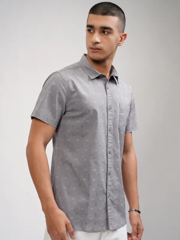 Highlander Men Grey Solid Slim Fit Casual Shirt