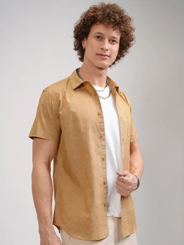 Highlander Men Mustard Printed Slim Fit Casual Shirt