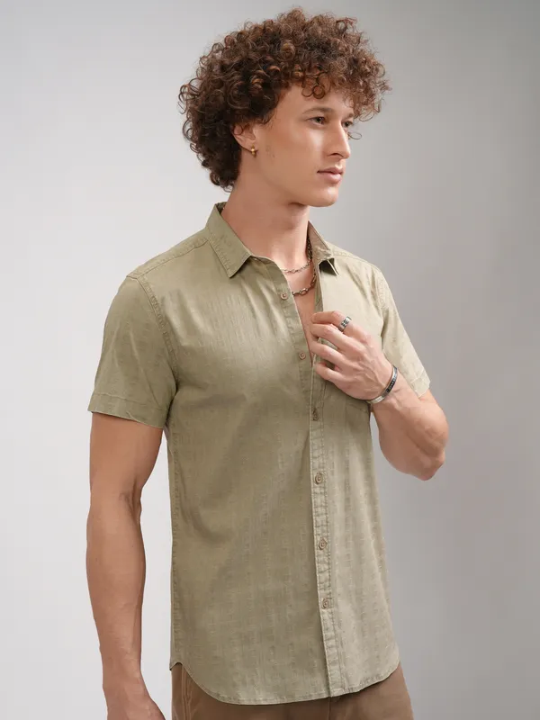Highlander Men Khaki Printed Slim Fit Casual Shirt
