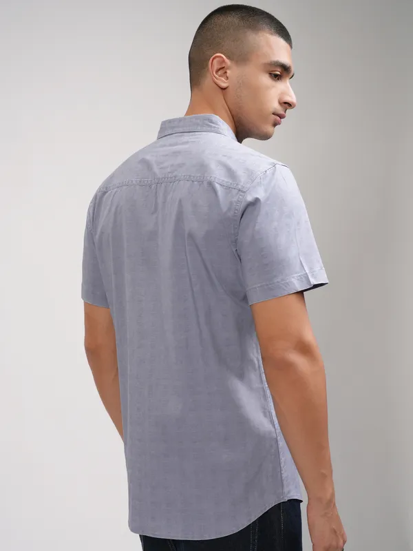 Highlander Men Blue Solid Slim Fit Casual Shirt