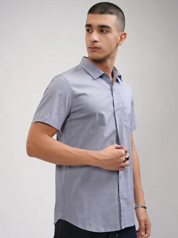 Highlander Men Blue Solid Slim Fit Casual Shirt