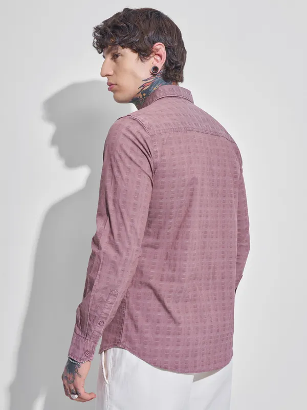 Highlander Men Mauve Self Design Slim Fit Casual Shirt