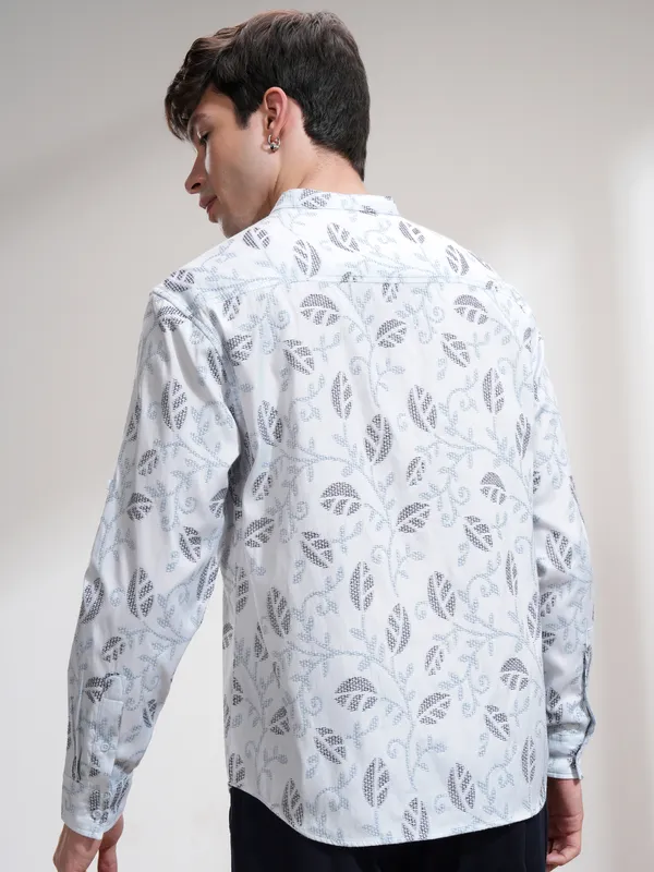 Highlander Men Blue Self Design Relaxed Fit Casual Shirt