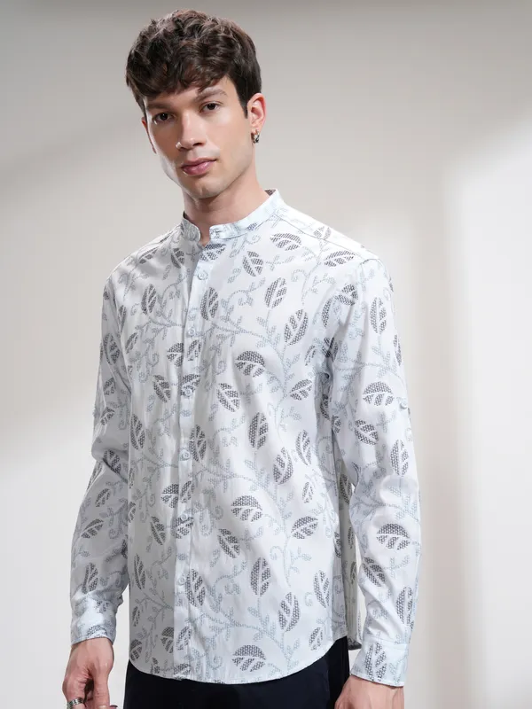 Highlander Men Blue Self Design Relaxed Fit Casual Shirt