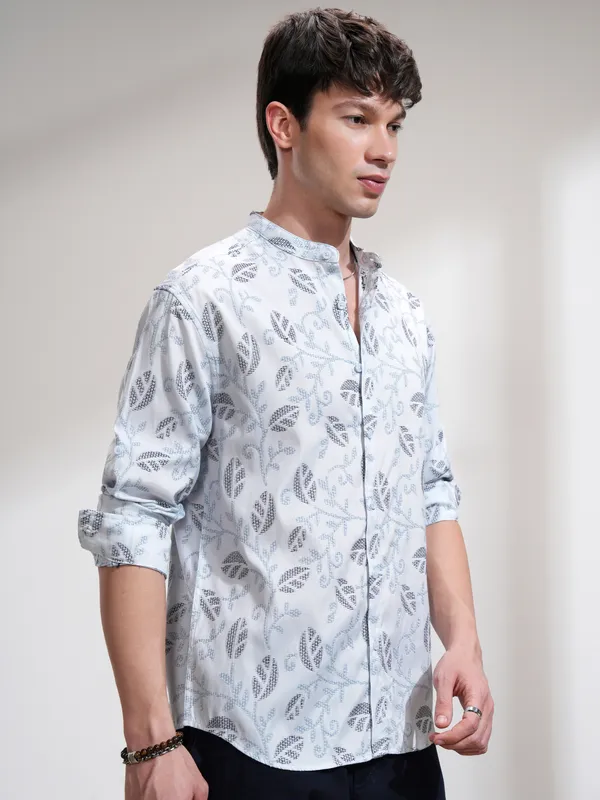 Highlander Men Blue Self Design Relaxed Fit Casual Shirt