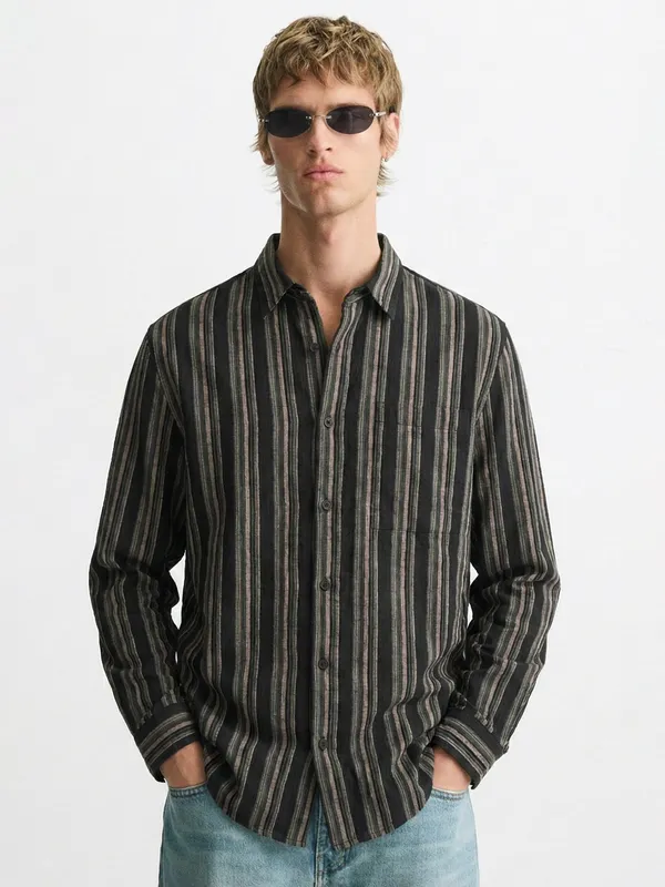 Highlander Men Black Striped Relaxed Fit Casual Shirt