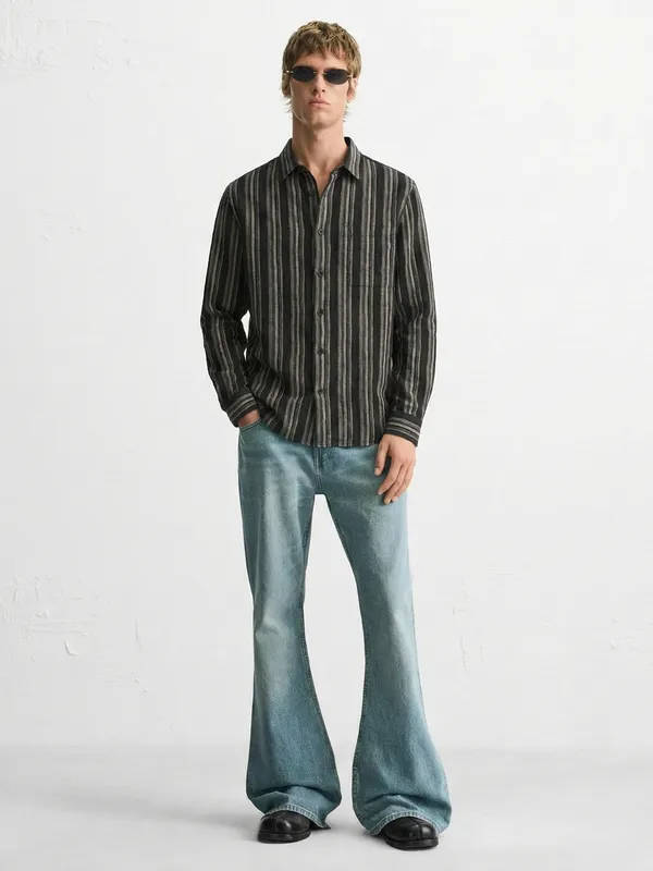 Highlander Men Black Striped Relaxed Fit Casual Shirt