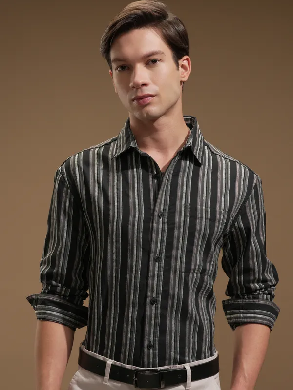 Men Relaxed Fit Casual Shirt