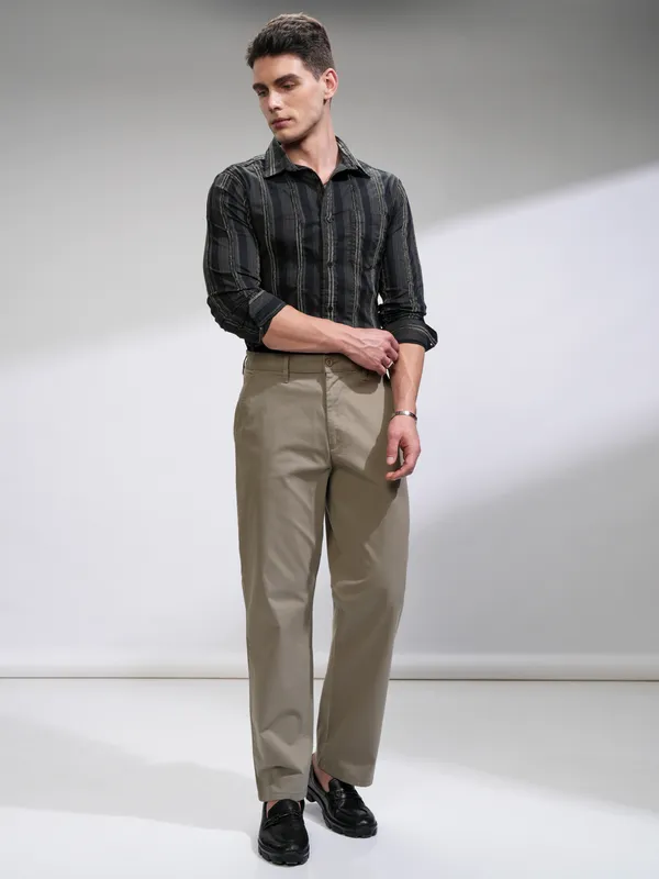 Highlander Men Black Striped Slim Fit Casual Shirt