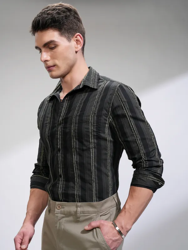 Highlander Men Black Striped Slim Fit Casual Shirt