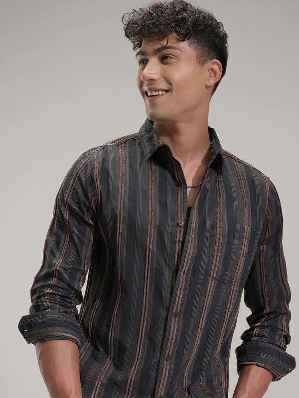 Highlander Men Black Striped Slim Fit Casual Shirt