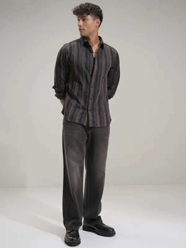 Highlander Men Black Striped Slim Fit Casual Shirt