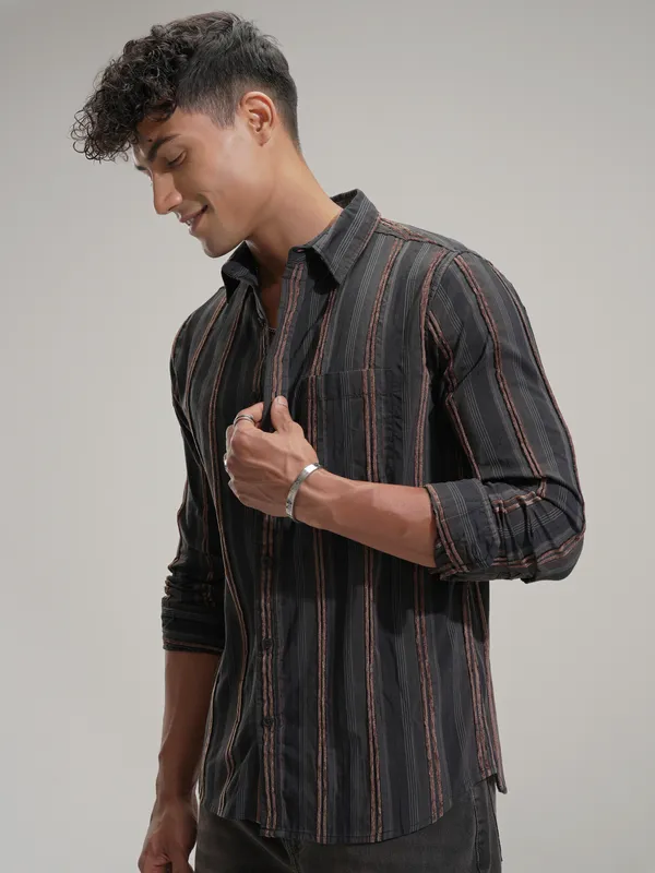 Highlander Men Black Striped Slim Fit Casual Shirt