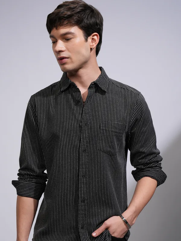 Highlander Men Black Textured Slim Fit Casual Shirt