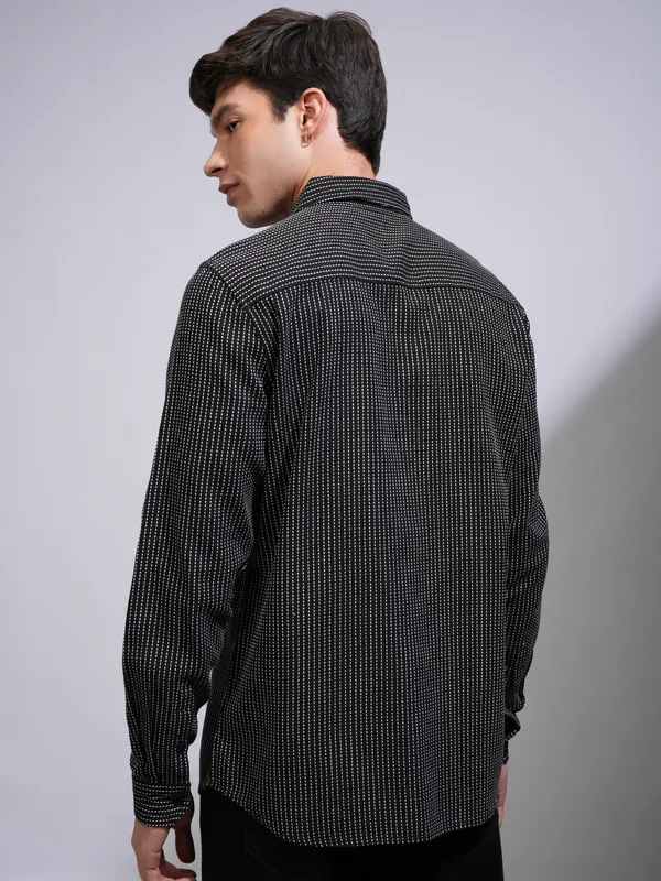 Highlander Men Black Textured Slim Fit Casual Shirt