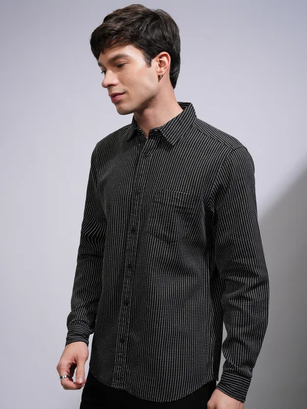 Highlander Men Black Textured Slim Fit Casual Shirt