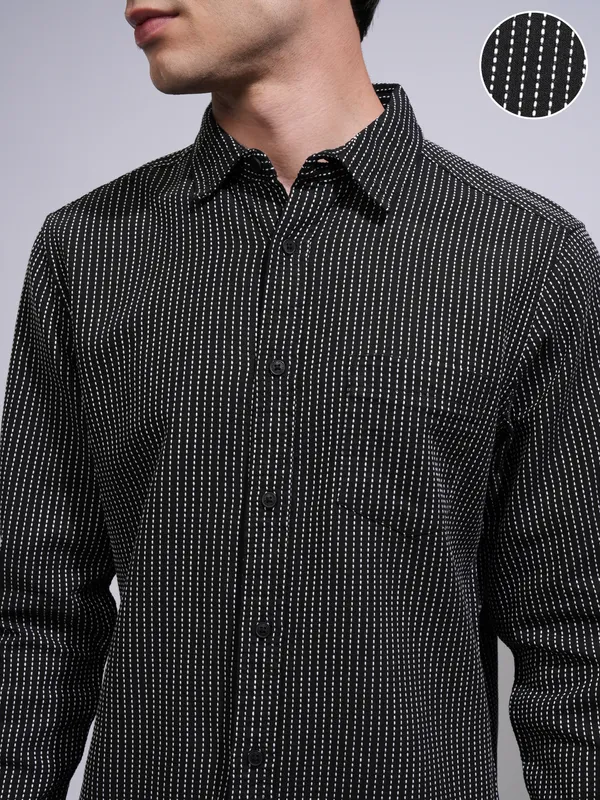 Highlander Men Black Textured Slim Fit Casual Shirt