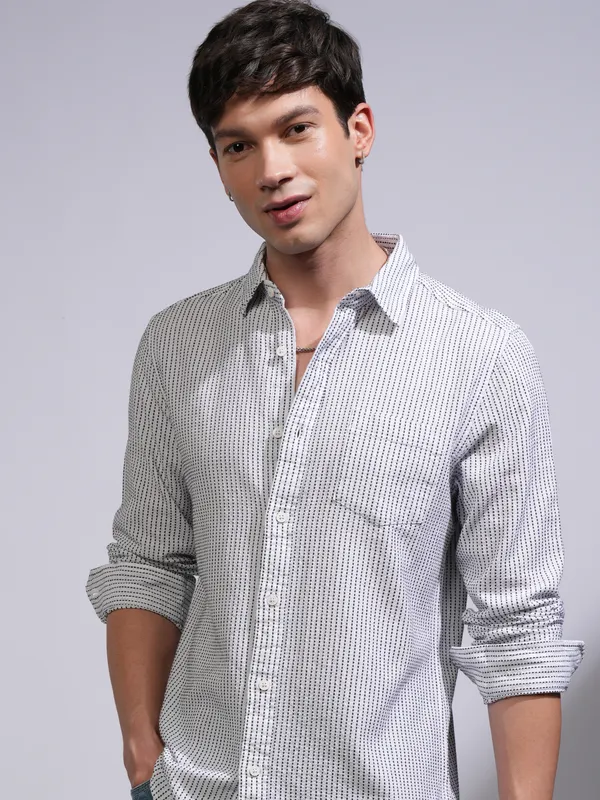 Highlander Men White Textured Slim Fit Casual Shirt