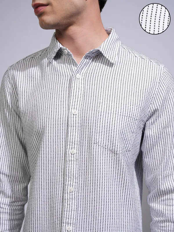 Highlander Men White Textured Slim Fit Casual Shirt