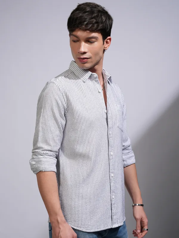 Highlander Men White Textured Slim Fit Casual Shirt