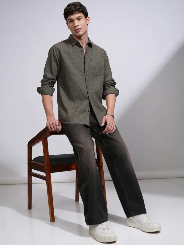 Highlander Men Khaki Textured Slim Fit Casual Shirt
