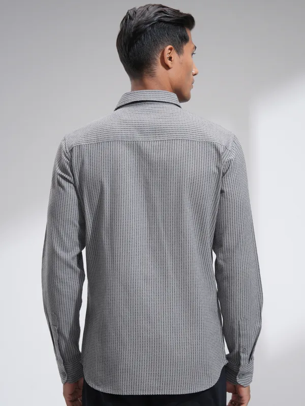 Highlander Men Grey Self Design Slim Fit Casual Shirt