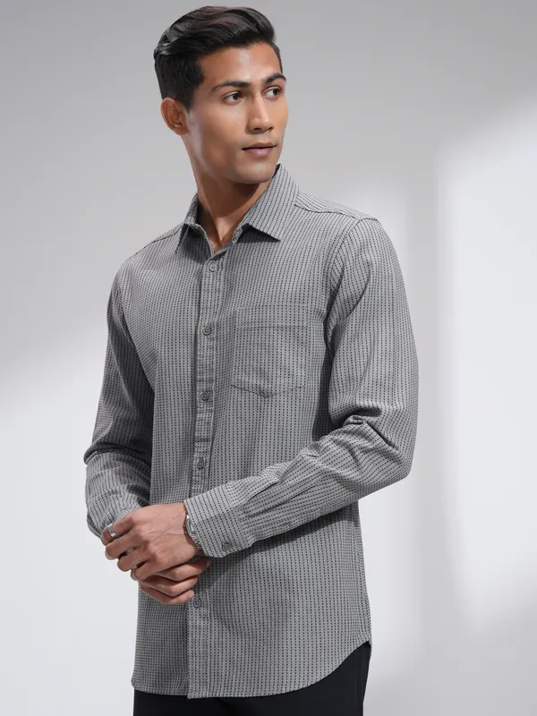 Highlander Men Grey Self Design Slim Fit Casual Shirt