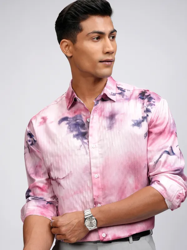 Highlander Men Pink Printed Relaxed Fit Casual Shirt