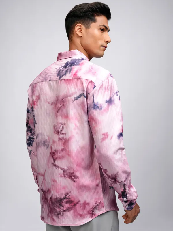 Highlander Men Pink Printed Relaxed Fit Casual Shirt