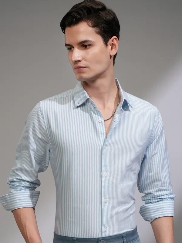 Highlander Men White Striped Slim Fit Casual Shirt