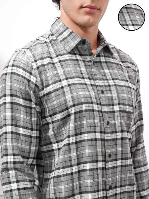 Highlander Men Grey Checked Slim Fit Casual Shirt