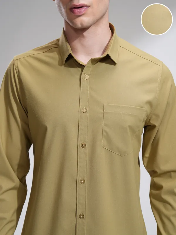 Highlander Men Mustard Solid Slim Fit Casual Shirt