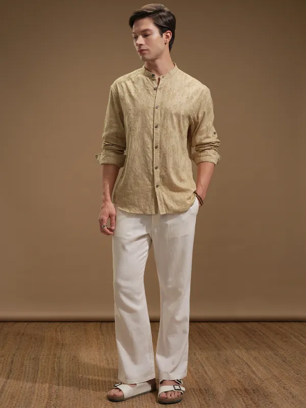 Highlander Men Beige Self Design Relaxed Fit Casual Shirt