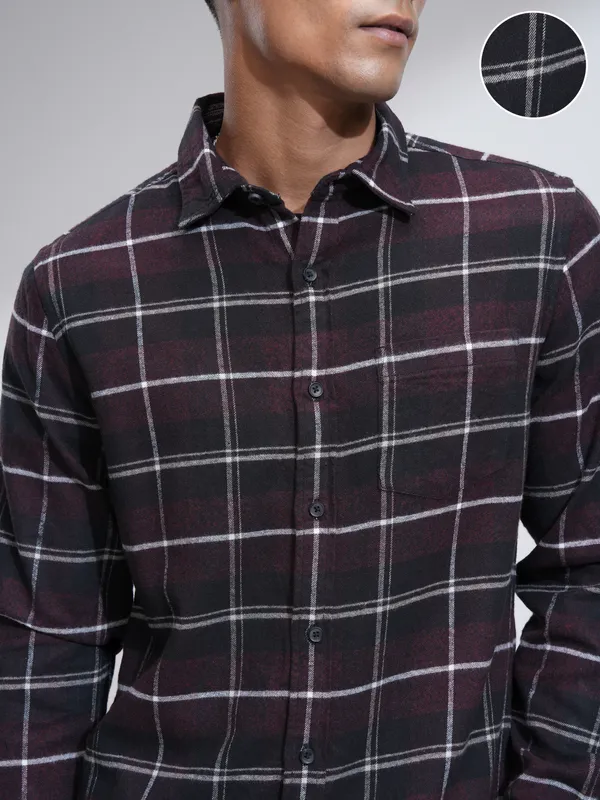 Highlander Men Burgundy Checked Slim Fit Casual Shirt