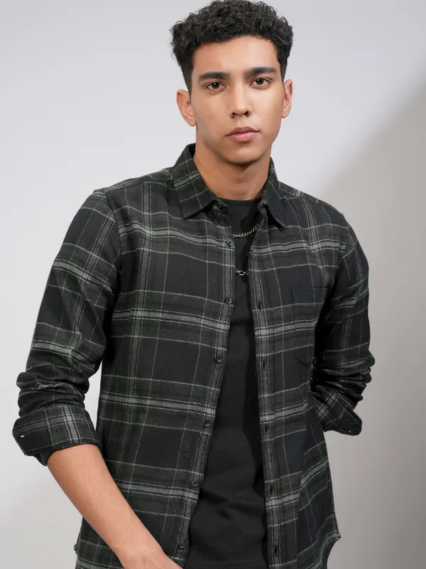 Highlander Men Black Checked Slim Fit Casual Shirt