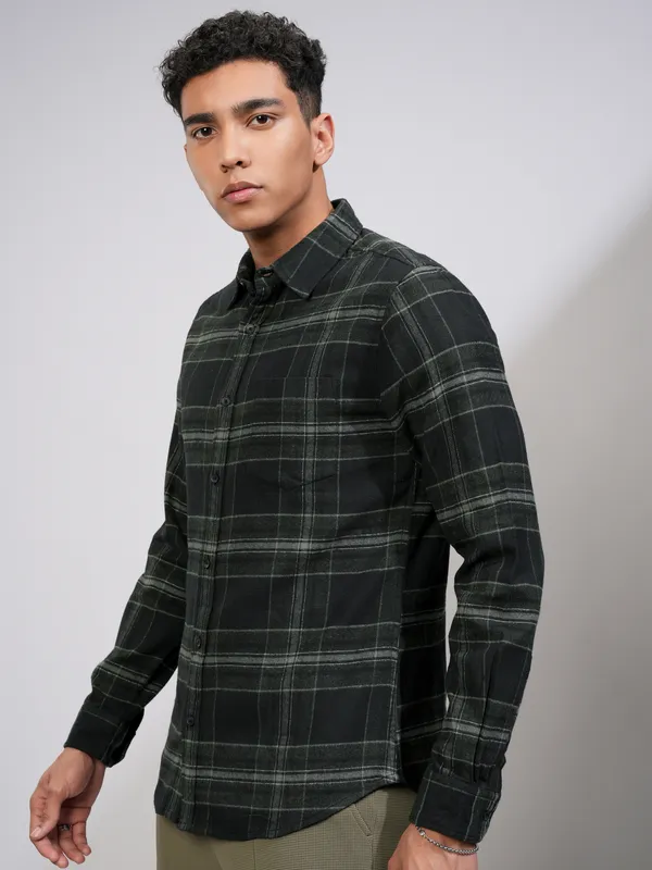 Highlander Men Black Checked Slim Fit Casual Shirt