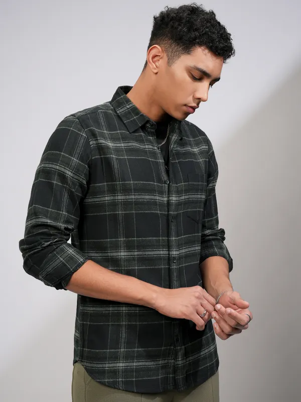 Highlander Men Black Checked Slim Fit Casual Shirt