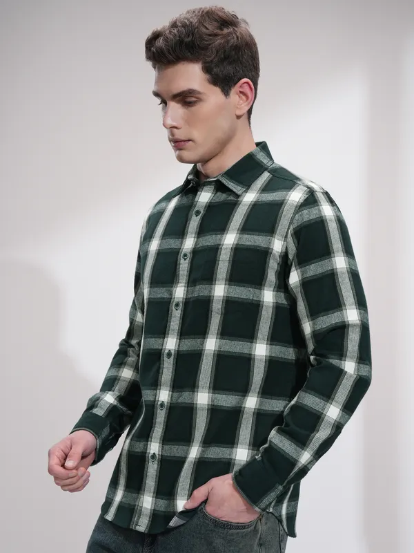 Highlander Men Green Checked Slim Fit Casual Shirt