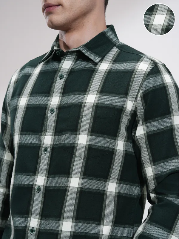 Highlander Men Green Checked Slim Fit Casual Shirt