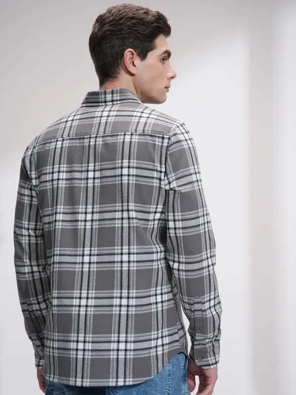 Highlander Men Grey Checked Slim Fit Casual Shirt